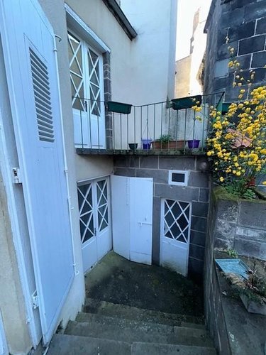 Viager maison Riom 63200 Puy-de-Dôme 320 m2 14 pièces 477750 euros