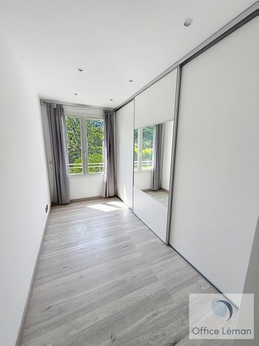 Location appartement Divonne-les-Bains 01220 Ain 105 m2  2700 euros