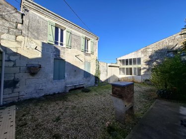 Immeuble a vendre Saintes 17100 Charente-Maritime 174 m2  251808 euros