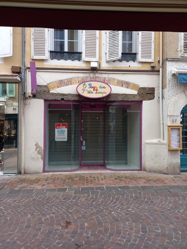 Location fonds et murs commerciaux Bourg-en-Bresse 01000 Ain 66 m2  706 euros
