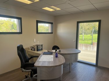 Fonds et murs commerciaux a vendre Dole 39100 Jura 280 m2  800000 euros