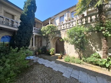 Maison a vendre Saintes 17100 Charente-Maritime 350 m2 13 pièces 1040000 euros