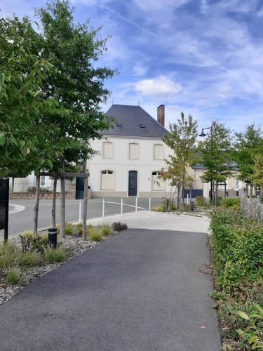 Location maison Neuville-sur-Sarthe 72190 Sarthe 161 m2  1500 euros