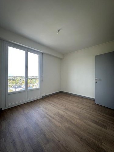 Appartement a vendre Avrillé 49240 Maine-et-Loire 96 m2 5 pièces 188640 euros