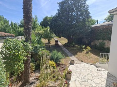 Maison a vendre Saintes 17100 Charente-Maritime 147 m2 8 pièces 374000 euros