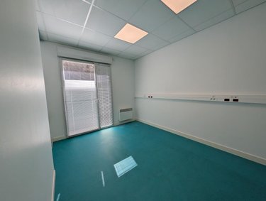 Fonds et murs commerciaux a vendre Morlaix 29600 Finistère 188 m2  294280 euros