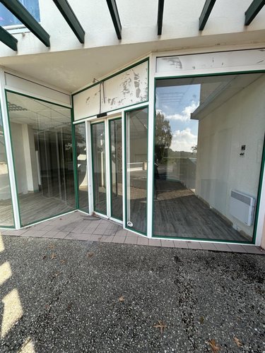 Fonds et murs commerciaux a vendre Hillion 22120 Côtes-d'Armor 130 m2  275600 euros