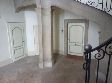 Location fonds et murs commerciaux Dole 39100 Jura 164 m2  1350 euros