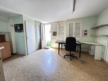 Fonds et murs commerciaux a vendre Guer 56380 Morbihan 285 m2  332480 euros