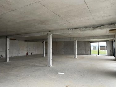 Fonds et murs commerciaux a vendre Uzel 22460 Côtes-d'Armor 300 m2  126000 euros