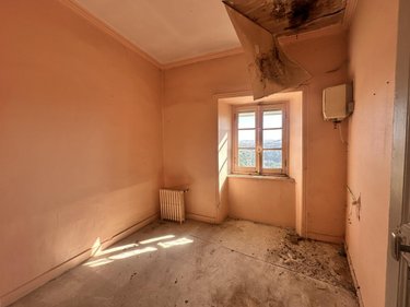 Immeuble a vendre Saint-Flour 15100 Cantal 443 m2  68900 euros
