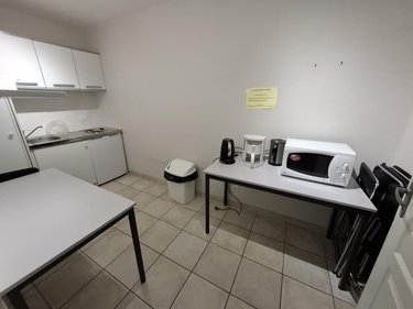 Fonds et murs commerciaux a vendre Saintes 17100 Charente-Maritime 249 m2  355000 euros