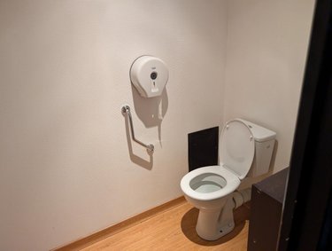 Fonds et murs commerciaux a vendre Lanvollon 22290 Côtes-d'Armor 220 m2  148500 euros