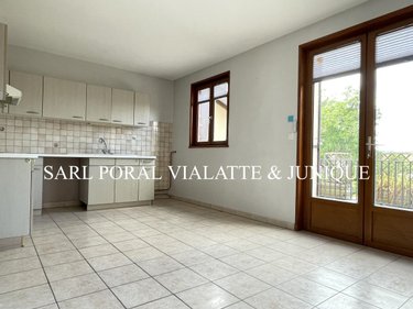 Location appartement Ambérieu-en-Bugey 01500 Ain 125 m2 4 pièces 1124 euros