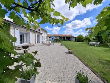 Maison a vendre Courcoury 17100 Charente-Maritime 222 m2 5 pièces 455000 euros