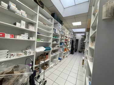 Fonds et murs commerciaux a vendre Locminé 56500 Morbihan 290 m2  230080 euros