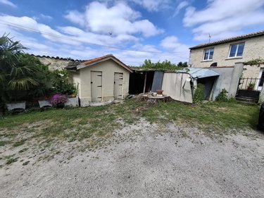 Maison a vendre Saintes 17100 Charente-Maritime 101 m2 4 pièces 85000 euros