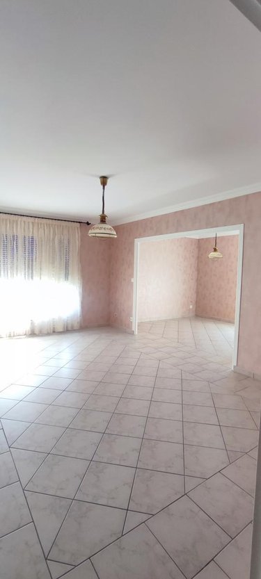 Location appartement Châlons-en-Champagne 51000 Marne 70 m2  719 euros