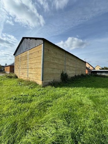 Garage et parking a vendre Mézeray 72270 Sarthe 137 m2  33000 euros