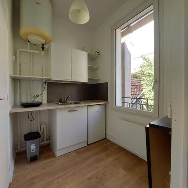 Location appartement Reims 51100 Marne 18 m2 1 pièce 450 euros