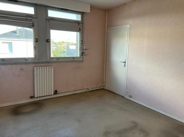 Fonds et murs commerciaux a vendre Guingamp 22200 Côtes-d'Armor 492 m2  355360 euros