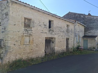 Maison a vendre Saintes 17100 Charente-Maritime 39 m2 2 pièces 70000 euros