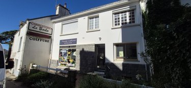 Immeuble a vendre Questembert 56230 Morbihan 165 m2  220500 euros