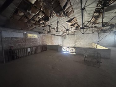 Fonds et murs commerciaux a vendre Cambrai 59400 Nord 750 m2  314400 euros