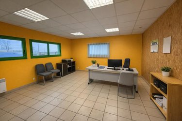 Fonds et murs commerciaux a vendre Plumelec 56420 Morbihan 1369 m2  379417 euros