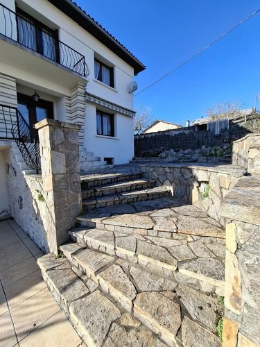 Maison a vendre Saintes 17100 Charente-Maritime 169 m2 6 pièces 280000 euros