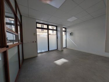 Fonds et murs commerciaux a vendre Morlaix 29600 Finistère 188 m2  294280 euros
