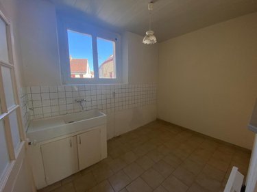 Immeuble a vendre Cherré-Au 72400 Sarthe 81 m2  79500 euros