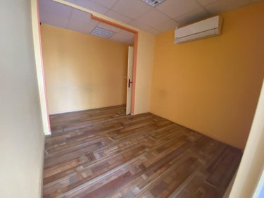 Fonds et murs commerciaux a vendre Montargis 45200 Loiret 34 m2  38900 euros