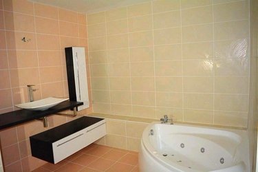 Appartement a vendre Thiers 63300 Puy-de-Dôme 208 m2 8 pièces 79000 euros