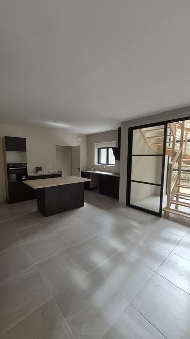 Location maison Landivisiau 29400 Finistère 155 m2 7 pièces 1225 euros