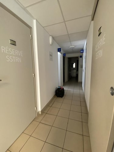 Location fonds et murs commerciaux Saint-Philbert-de-Grand-Lieu 44310 Loire-Atlantique 147 m2  2300 euros