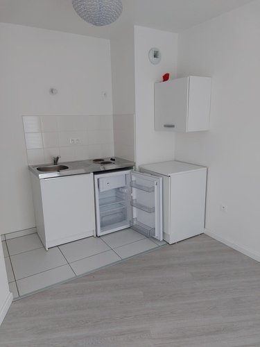 Location appartement Reims 51100 Marne 29 m2 1 pièce 465 euros