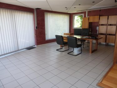 Location fonds et murs commerciaux Féchain 59247 Nord 1900 m2  4000 euros