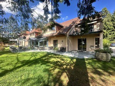Fonds et murs commerciaux a vendre Anglards-de-Saint-Flour 15100 Cantal 850 m2  890000 euros