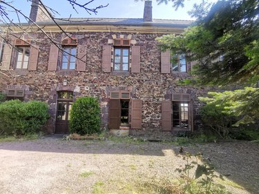 Immeuble a vendre Montfort-sur-Meu 35160 Ille-et-Vilaine 262 m2  419200 euros