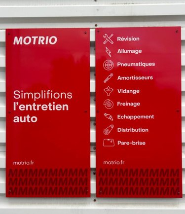 Fonds et murs commerciaux a vendre Spézet 29540 Finistère 565 m2  262500 euros