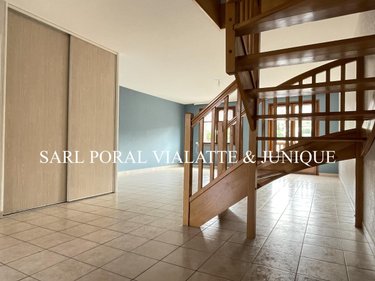 Location appartement Ambérieu-en-Bugey 01500 Ain 125 m2 4 pièces 1124 euros