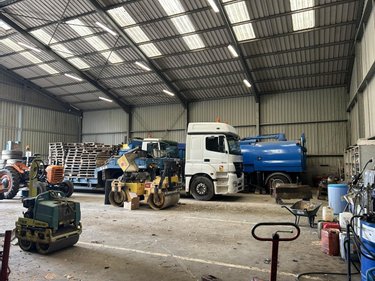 Location fonds et murs commerciaux Rumilly-en-Cambrésis 59281 Nord 1640 m2  3154 euros
