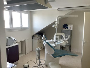 Fonds et murs commerciaux a vendre Trélazé 49800 Maine-et-Loire 129 m2  256760 euros