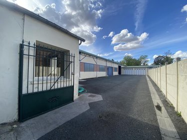 Location fonds et murs commerciaux Proville 59267 Nord 587 m2  2500 euros