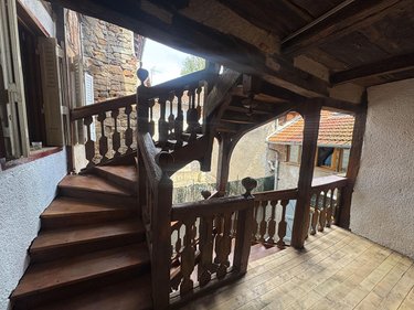 Immeuble a vendre Figeac 46100 Lot 260 m2  260500 euros