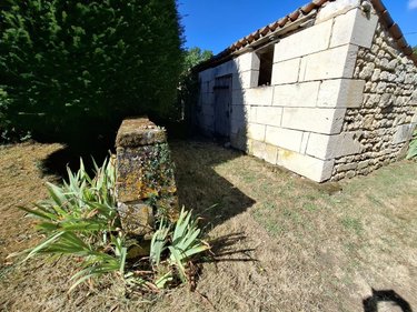 Maison a vendre Nieul-lès-Saintes 17810 Charente-Maritime 223 m2 7 pièces 375000 euros