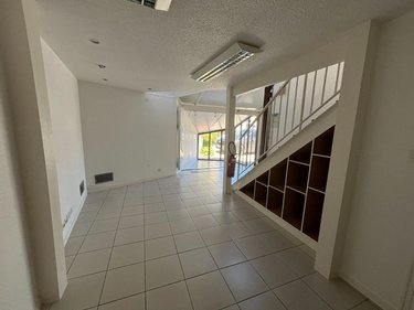 Location divers Montfort-sur-Meu 35160 Ille-et-Vilaine 74 m2  1090 euros