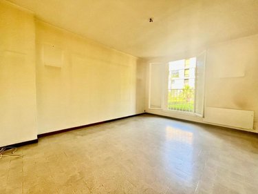 Appartement a vendre Aubagne 13400 Bouches-du-Rhône 55 m2 3 pièces 156000 euros