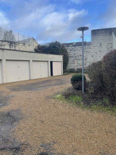 Garage et parking a vendre Saumur 49400 Maine-et-Loire 15 m2  18000 euros